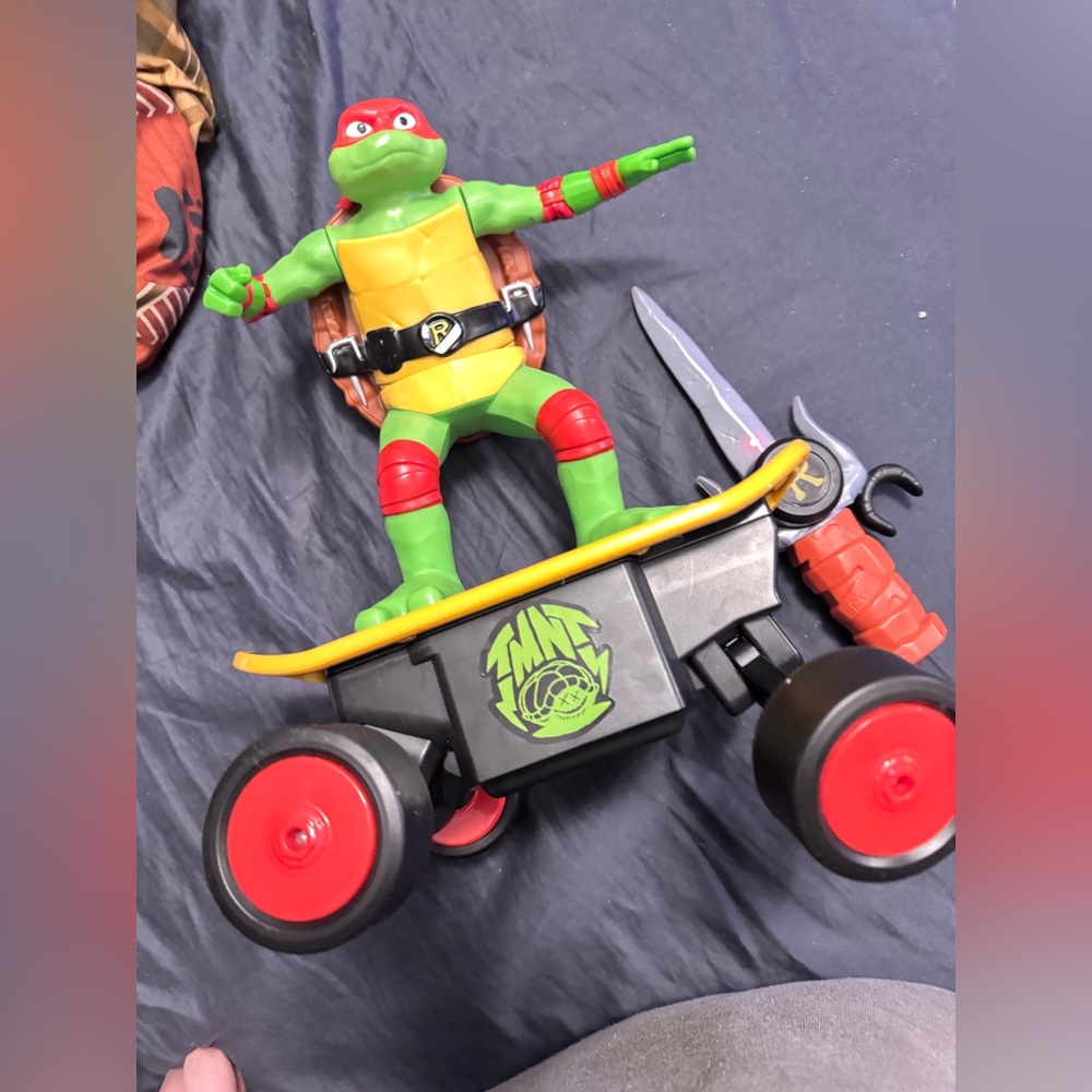 Remote Control Ninja Turtle - Picture 2 of 3
